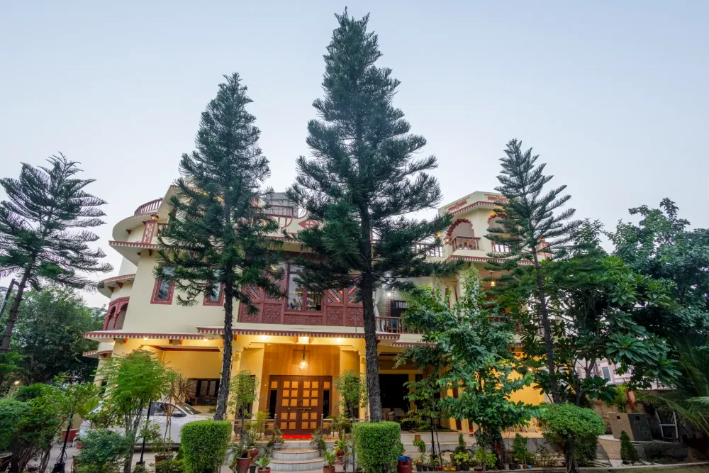 Abhimanyu Mansion Pearl