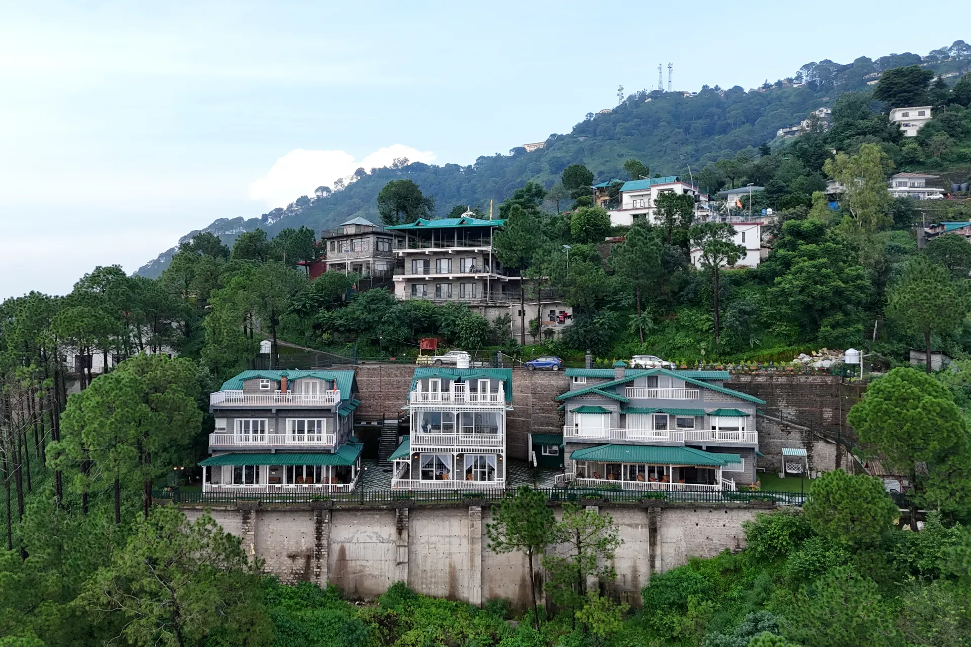 Ivory Ridge | 9-BHK | Garden | Balconies | Patio | Gazebo