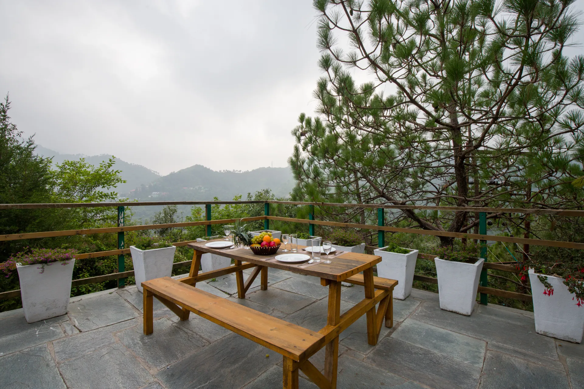 Suro Woodbine Chalet, Shimla - Outer restaurant